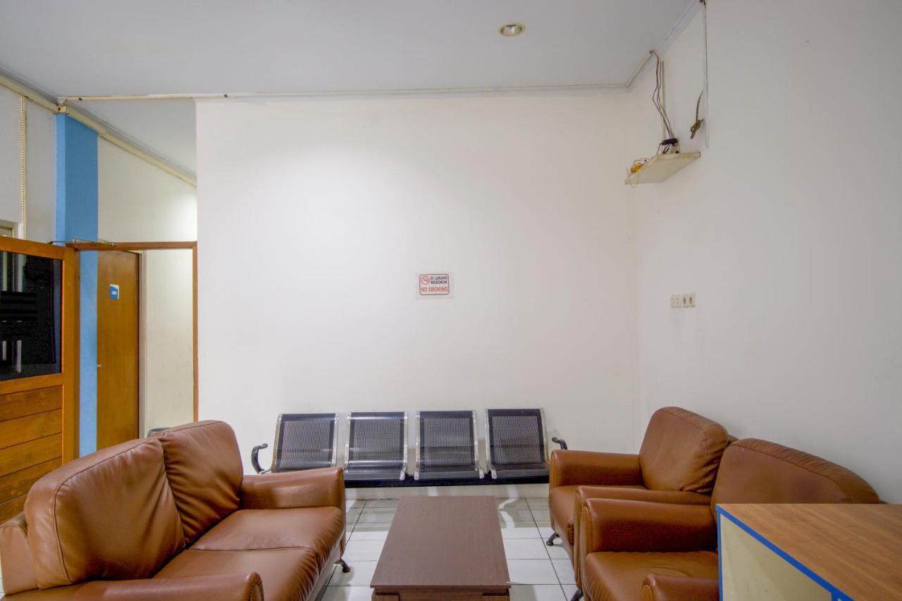 Готель Oyo 3754 Prosperity Mansion Джакарта Екстер'єр фото