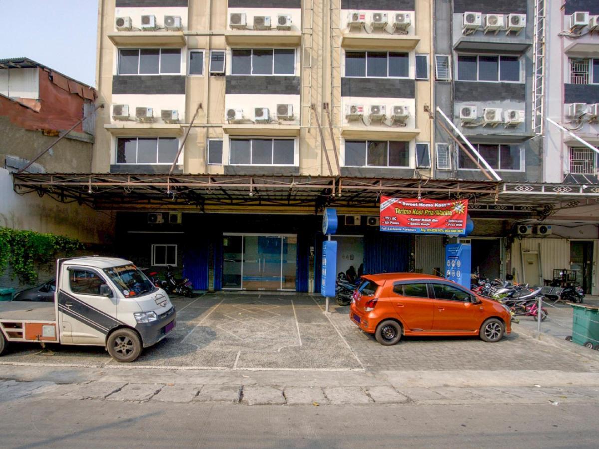 Готель Oyo 3754 Prosperity Mansion Джакарта Екстер'єр фото